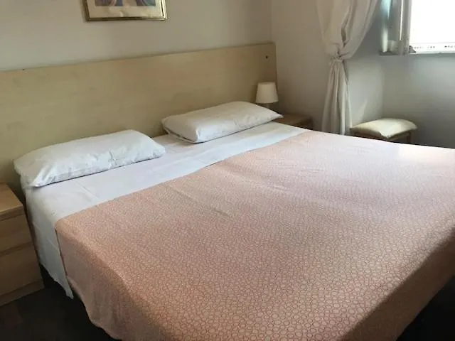 ホテル ロディ 2*