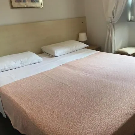 Hotell Lodi 2*