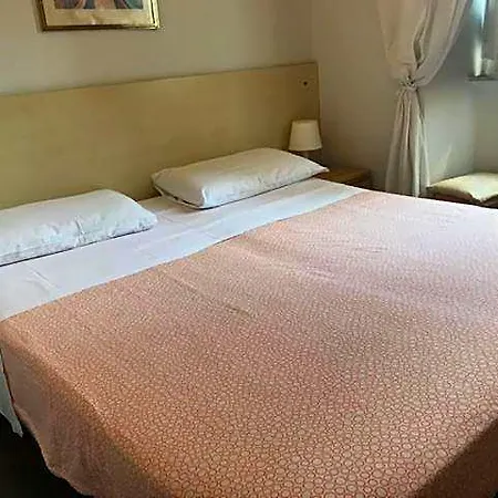 Lodi Hotel 2*
