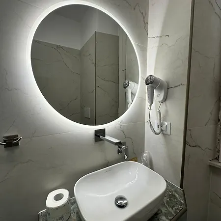 Lodi Hotel 2*